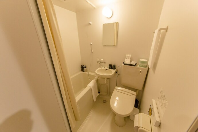 Imagen de la habitación del Hotel Cutter Inn Kyoto. Foto 9