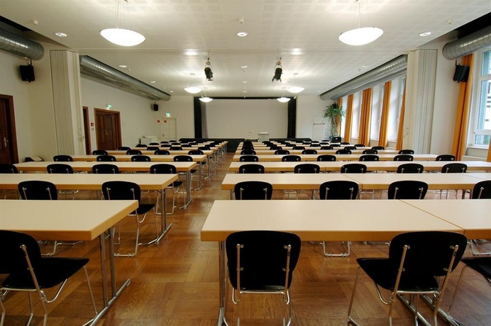 Imagen de los interiores del Hotel Cvjm Düsseldorf and Tagung. Foto 4