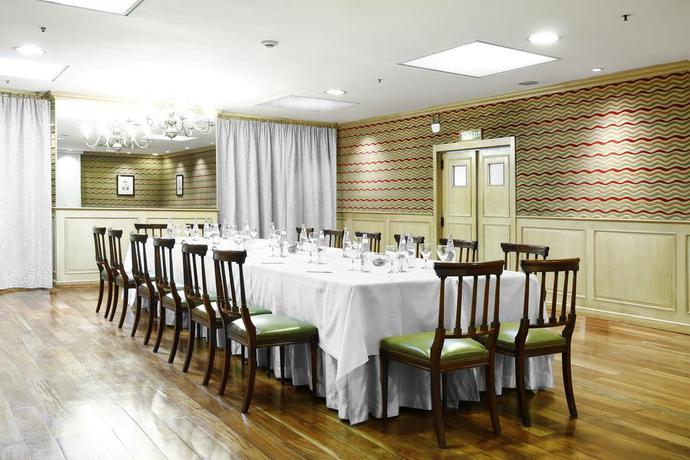 Imagen del bar/restaurante del Hotel Cyan Americas Towers. Foto 4