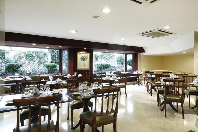 Imagen del bar/restaurante del Hotel Cyan Americas Towers. Foto 5