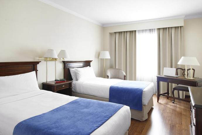 Imagen de la habitación del Hotel Cyan Americas Towers. Foto 9