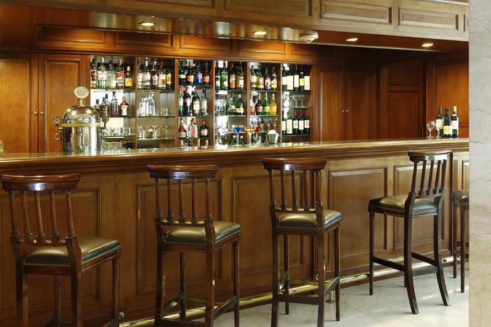 Imagen del bar/restaurante del Hotel Cyan Americas Towers. Foto 8