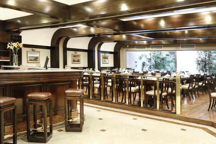 Imagen del bar/restaurante del Hotel Cyan De Las Americas. Foto 6