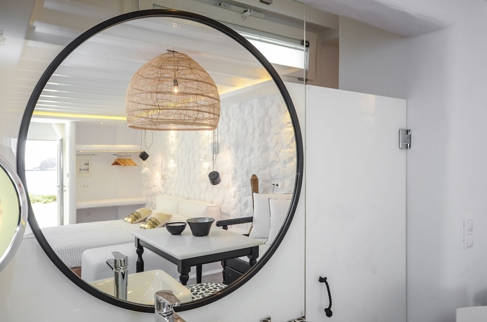 Imagen de la habitación del Hotel Cyano Suites. Foto 15