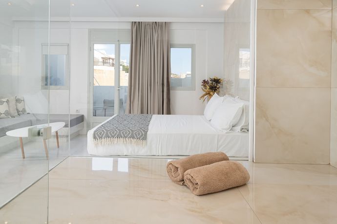 Imagen de la habitación del Hotel Cycladic Suites. Foto 17