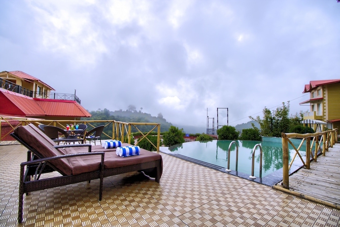 Imagen de la piscina del Hotel Cygnett Resort Mountain Breeze. Foto 16