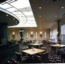 Imagen del bar/restaurante del Hotel Cypress Garden. Foto 3