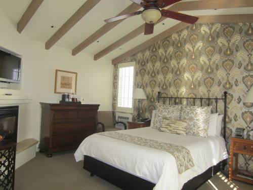 Imagen de la habitación del Hotel Cypress Inn. Foto 1