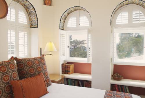 Imagen de la habitación del Hotel Cypress Inn. Foto 2