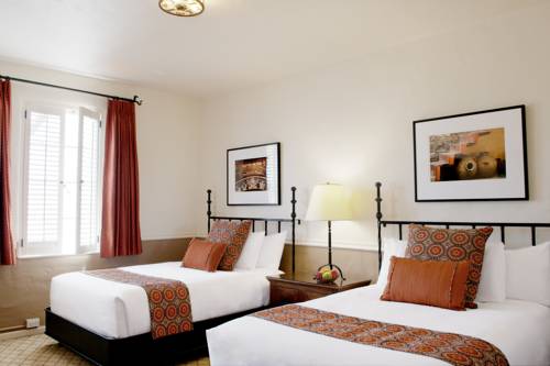 Imagen de la habitación del Hotel Cypress Inn. Foto 3