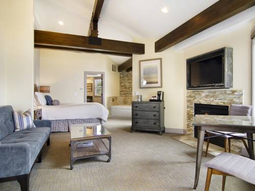 Imagen de la habitación del Hotel Cypress Inn On Miramar Beach. Foto 9