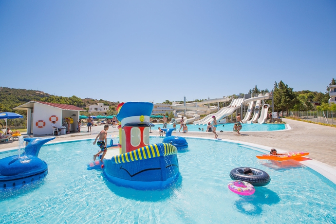Imagen de la piscina del Hotel Cyprotel Faliraki - All Inclusive. Foto 12