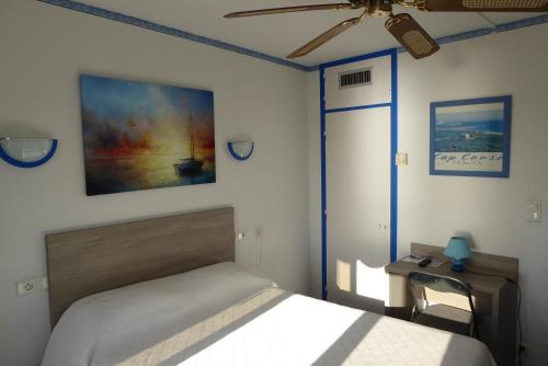 Imagen de la habitación del Hotel Cyrnea. Foto 10