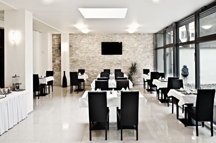 Imagen del bar/restaurante del Hotel Cyro. Foto 3