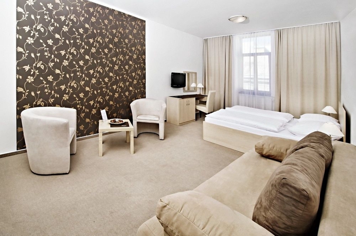 Imagen de la habitación del Hotel Cyro. Foto 6