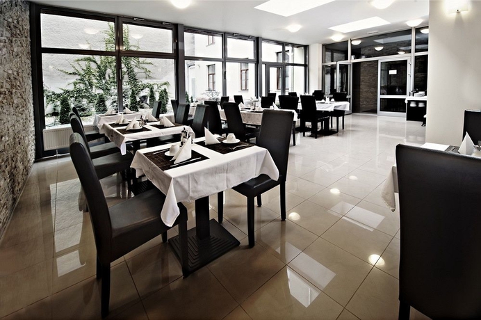 Imagen del bar/restaurante del Hotel Cyro. Foto 4