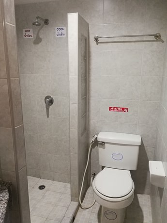 Imagen de la habitación del Hotel C-za. Foto 5