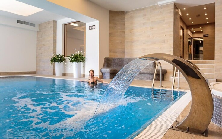 Imagen de la piscina del Hotel Czarny Kamień Resort and Spa. Foto 19