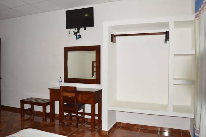 Imagen de la habitación del Hotel D Abril. Foto 15