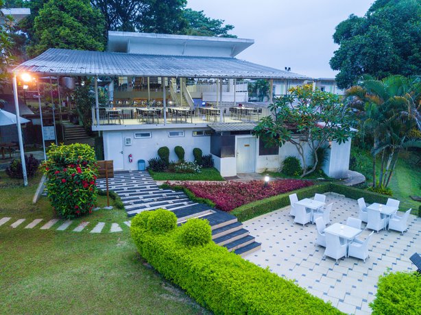 Imagen de los exteriores del Hotel D' Agape Meeting and Conference. Foto 8