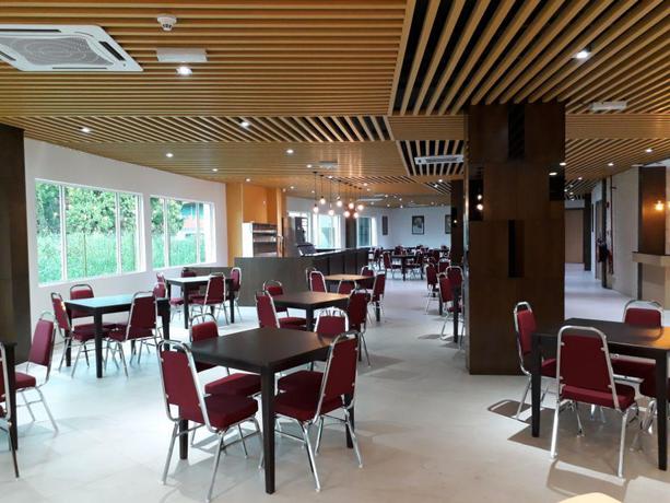 Imagen del bar/restaurante del Hotel D Arc Hotel. Foto 5