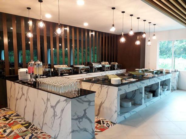 Imagen del bar/restaurante del Hotel D Arc Hotel. Foto 6