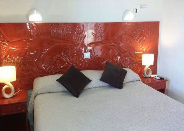 Imagen de la habitación del Hotel D Gomar. Foto 14