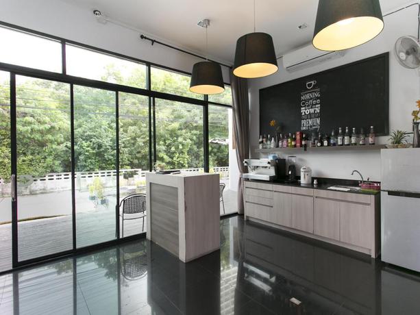 Imagen del bar/restaurante del Hotel D Living Pattaya. Foto 6
