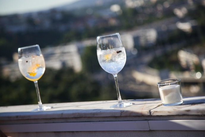 Imagen de los exteriores del Hotel D. Luís. Foto 9