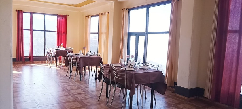 Imagen del bar/restaurante del Hotel D Pal. Foto 4