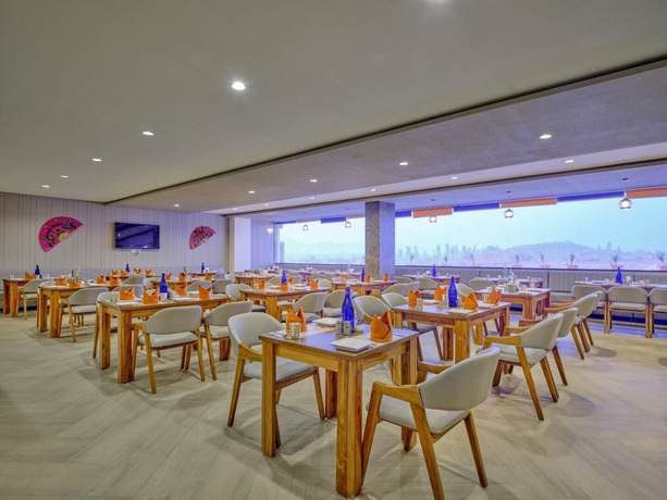 Imagen del bar/restaurante del Hotel D Square Statue of Unity Kevadia, a member of Radisson Individuals. Foto 4