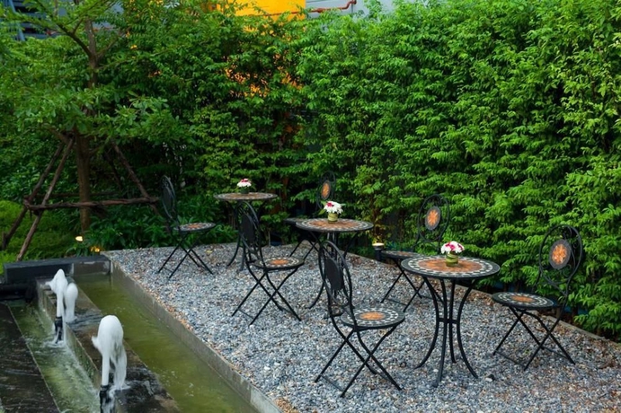 Imagen de los exteriores del Hotel D Varee Xpress Makkasan. Foto 10