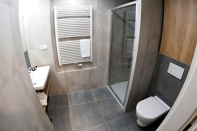 Imagen de la habitación del Hotel D1. Foto 8