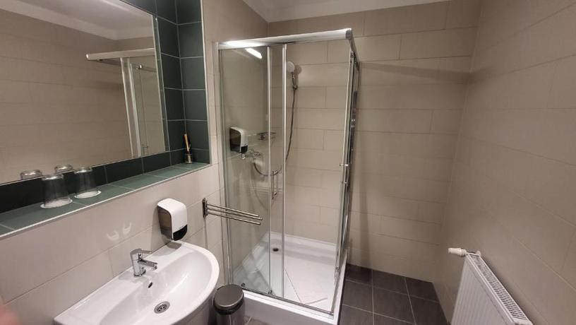 Imagen de la habitación del Hotel D50. Foto 8