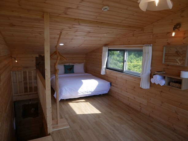 Imagen de la habitación del Hotel DABUT. Foto 36