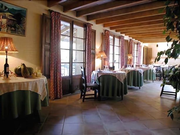 Imagen del bar/restaurante del Hotel DALT MUNTANYA. Foto 5