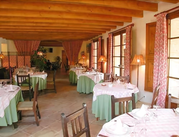 Imagen del bar/restaurante del Hotel DALT MUNTANYA. Foto 6