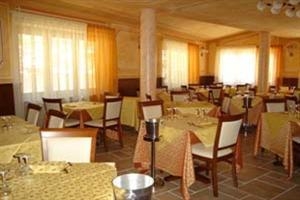 Imagen del bar/restaurante del Hotel DAMA BIANCA. Foto 2