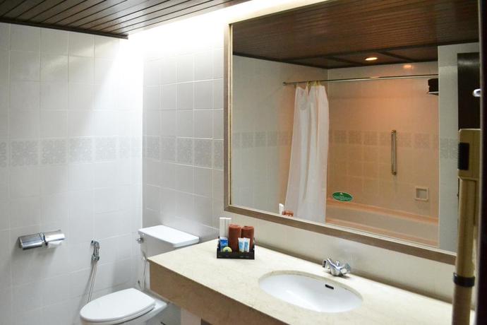 Imagen de la habitación del Hotel DAMAI BEACH RESORT. Foto 7