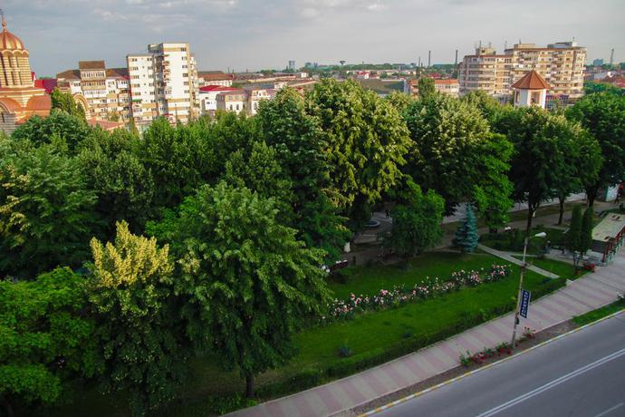 Imagen de los exteriores del Hotel DAMBOVITA. Foto 7