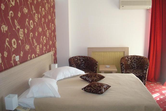 Imagen de la habitación del Hotel DAMBOVITA. Foto 3