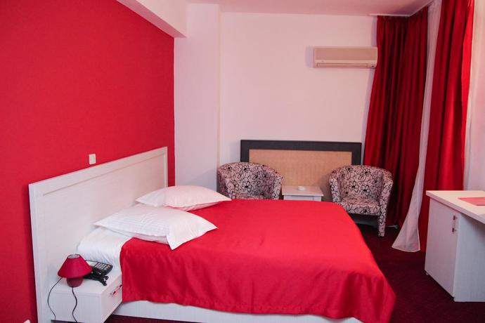 Imagen de la habitación del Hotel DAMBOVITA. Foto 4