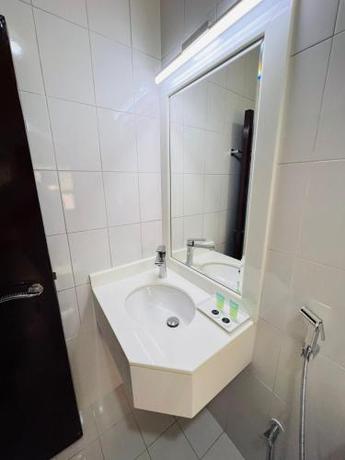 Imagen de la habitación del Hotel DANA HOTEL. Foto 20