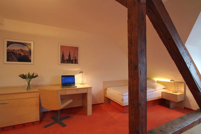 Imagen de la habitación del Hotel DAP, Praga. Foto 8