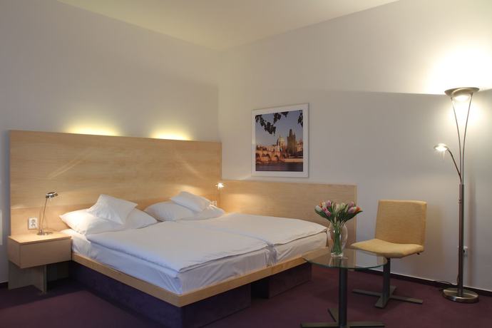 Imagen de la habitación del Hotel DAP, Praga. Foto 9
