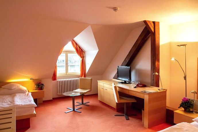 Imagen de la habitación del Hotel DAP, Praga. Foto 12