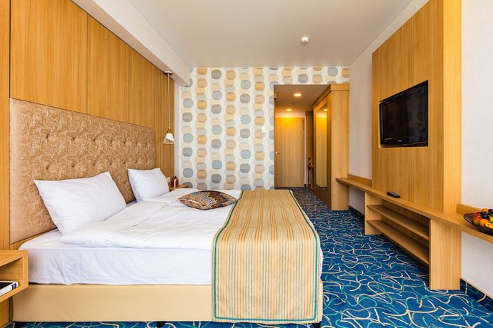 Imagen de la habitación del Hotel DAS Marina Burgas. Foto 9