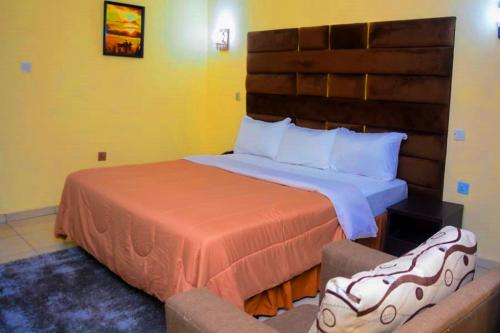 Imagen de la habitación del Hotel DAVIS HOTEL AND SUITES. Foto 16