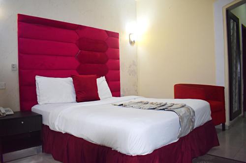 Imagen general del Hotel DAVIS HOTEL AND SUITES. Foto 2