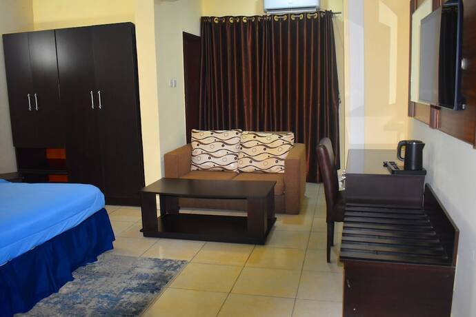 Imagen general del Hotel DAVIS HOTEL and SUITES. Foto 5